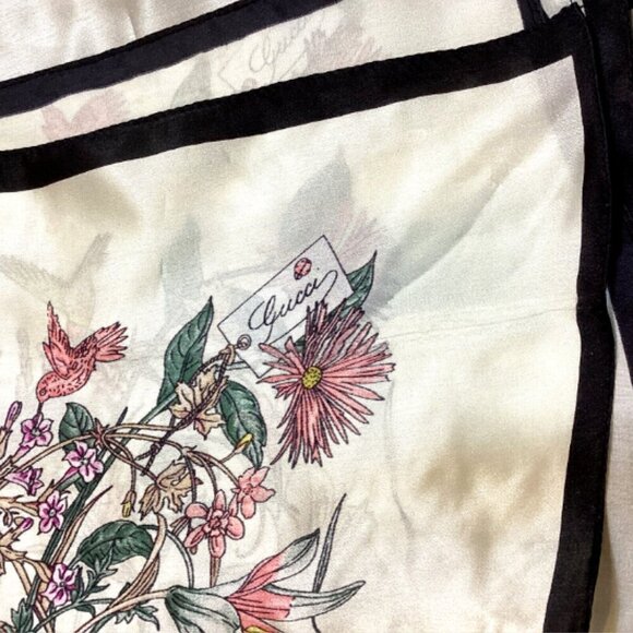 Gucci Silk Scarf "Blooming In Your Garden" Rectangular Scarf Item #143X - Picture 12 of 15